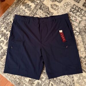 BRAND NEW IZOD GOLF SHORTS 💙